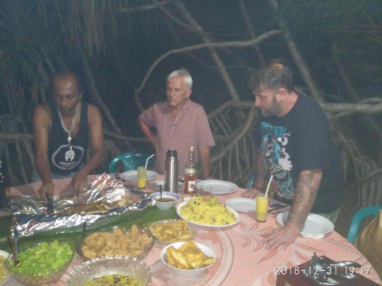 Ravana - Beach Cabanas Hikkaduwa Kültér fotó